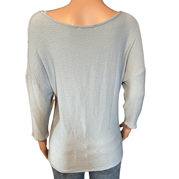 Hanger 55 Blue Woven Top Front Twist Button Shoulder Casual Blouse Size Large - Picture 6 of 13